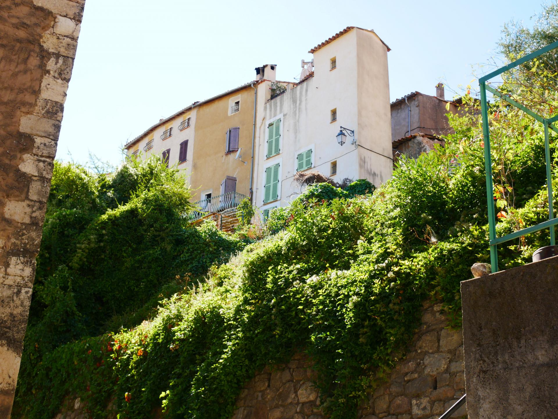 Callas village perche en provence verte proche gorge du verdon et saint raphael 13 2